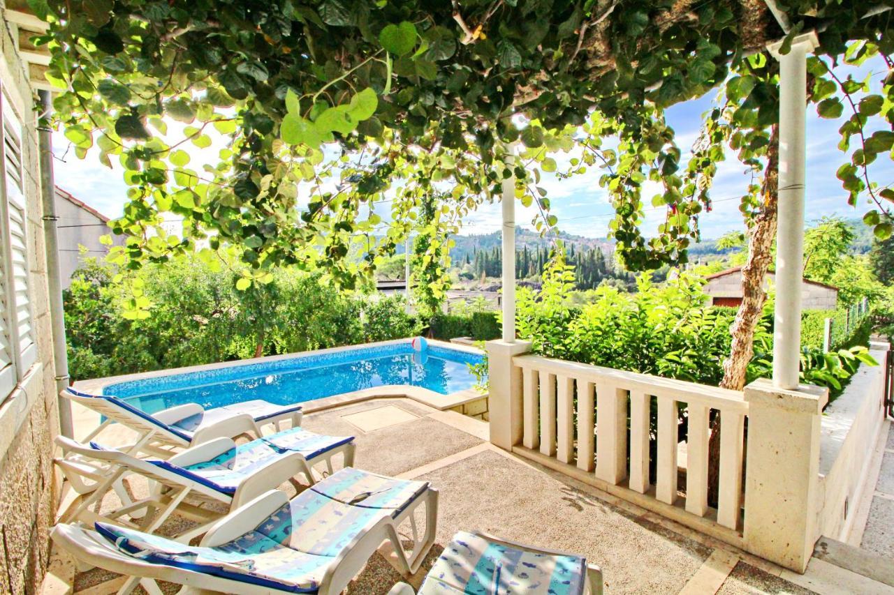 Garden House Case de vacanță Zrnovo